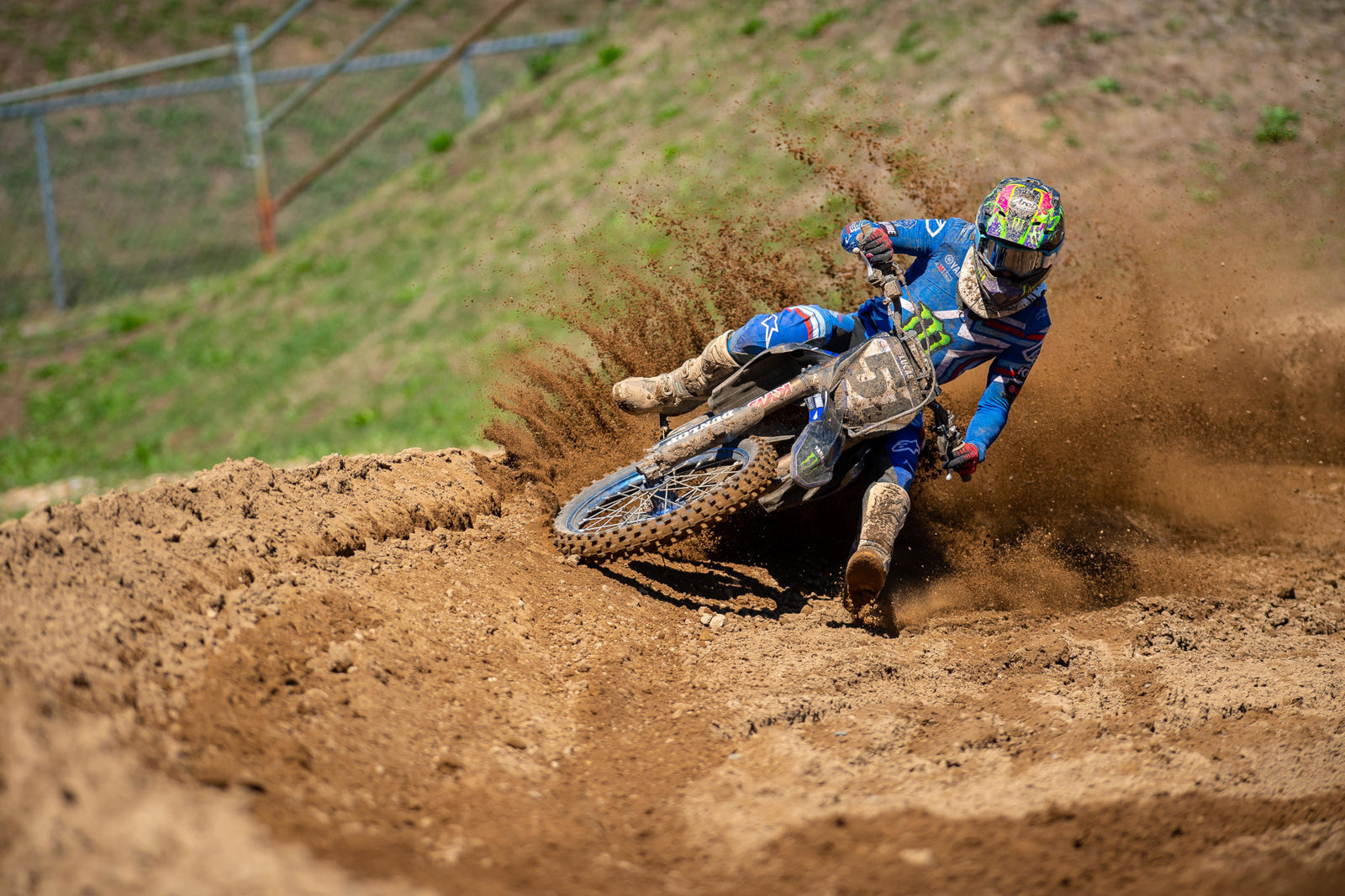 Ourt range of dirtbike tyres michelin starcross 5 soft medium pirelli mt32 mx extra bridgestone x20 x30 x40 dunlop mx33 mx53 mx10