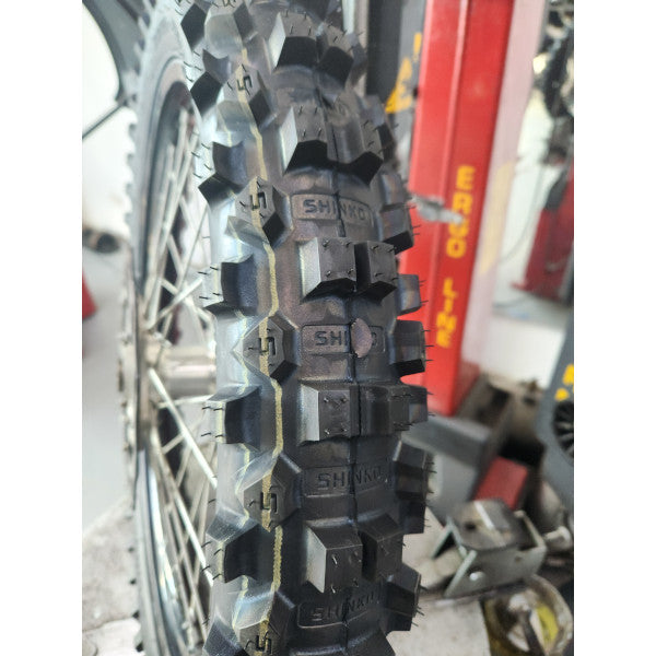 Shinko SR216 Extreme tyre