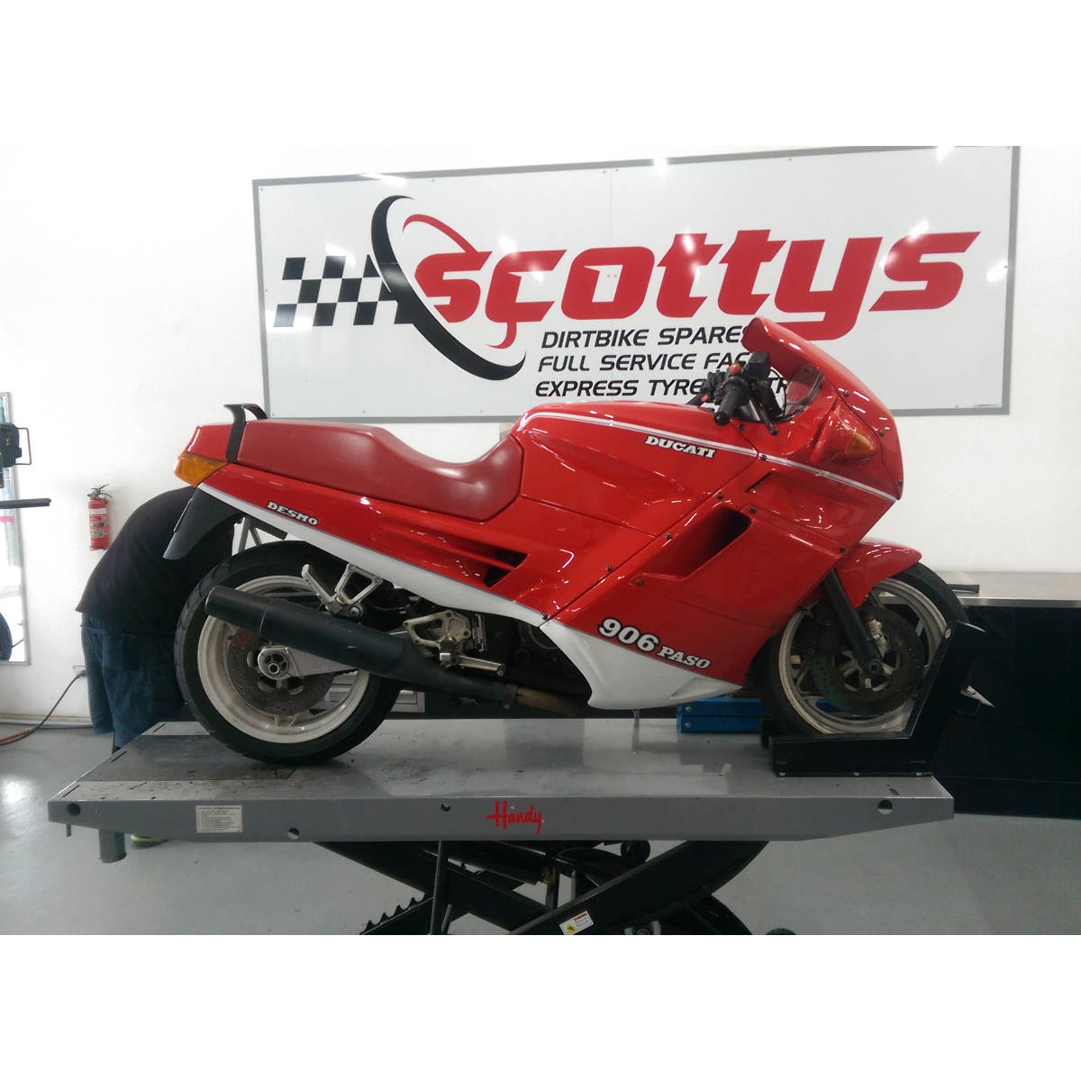 Shinko SR880 Ducati Paso Tyres